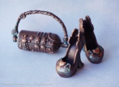 another Steampunk set - Dance Class lagoona purse & Draculaura's heels